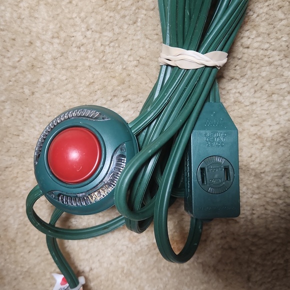 BNNP the Lighted floor tapper extension cord- 9'-3 outlet - Picture 4 of 4